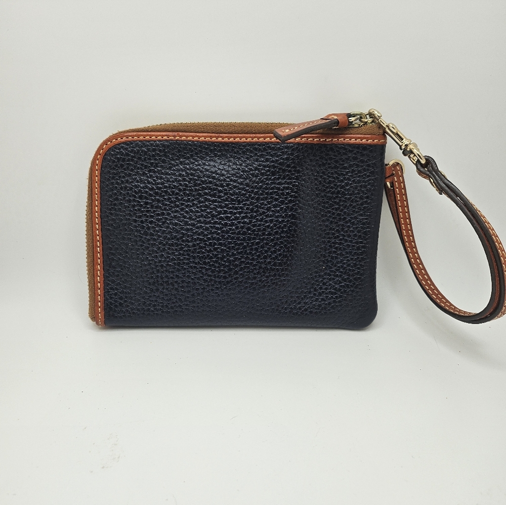 Dooney & Bourke Grain Zip Around Wristlet - Picture 3 of 11